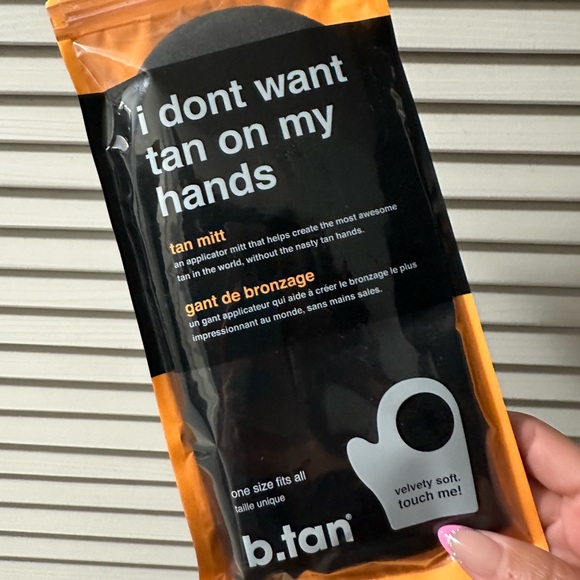 B.tan Tanned AF 1 Hour Self Tan Mousse + Tanner Mitt - Picture 2 of 7